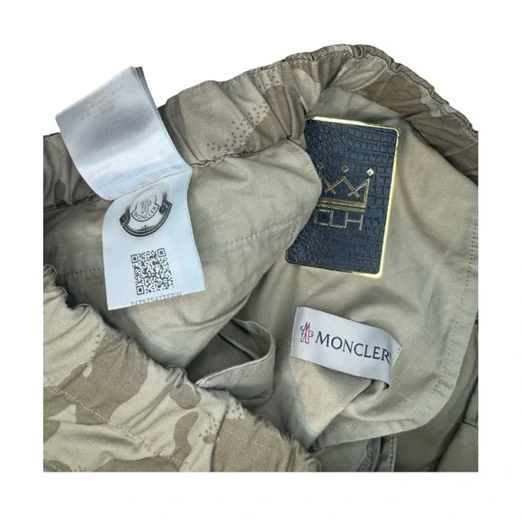 MONCLER SHORTS - Picture 5 of 6